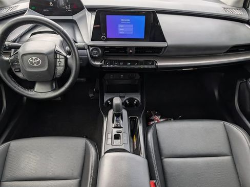 Used 2024 Toyota Prius XLE FWD image 11