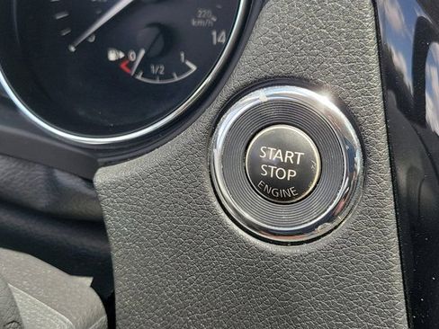 Used 2020 Nissan Rogue SV FWD image 30