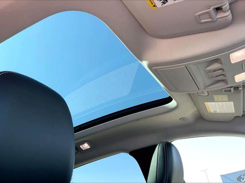 Certified 2025 Ford Escape Platinum image 13