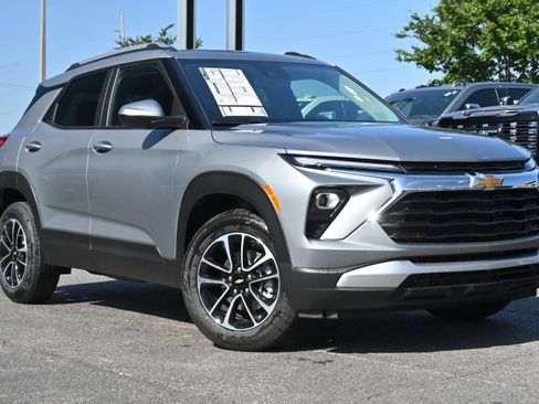 New 2026 Chevrolet TrailBlazer LT w/ Convenience Package FWD image 2