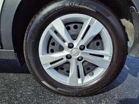 Used 2025 Nissan Kicks Play S FWD image 31