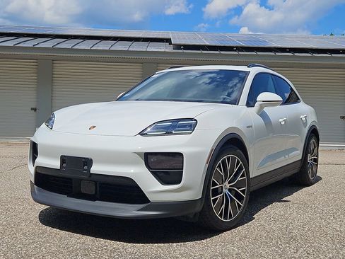 Certified 2025 Porsche Macan 4 Electric AWD/4WD image 1