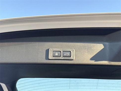 New 2025 Subaru Ascent Limited image 17