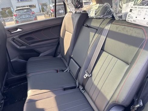 Used 2024 Volkswagen Tiguan Wolfsburg Edition image 27