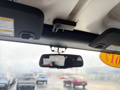 Used 2017 Jeep Wrangler Unlimited Sahara image 20