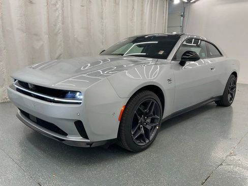 Used 2024 Dodge Charger Daytona R/T w/ Plus Group AWD/4WD image 4