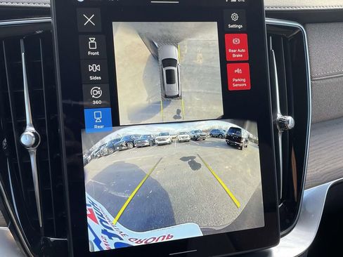 Used 2025 Volvo XC90 B5 Plus image 19