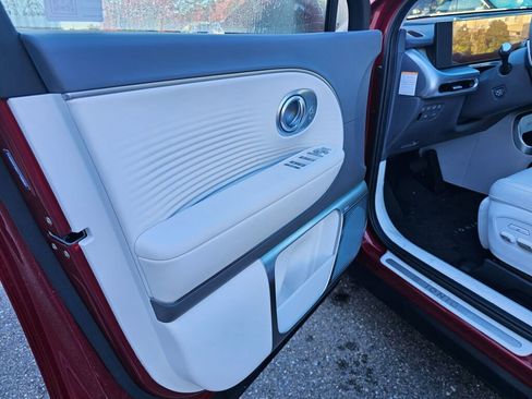 New 2026 Hyundai Ioniq 9 Limited w/ Tow & Go Package image 17