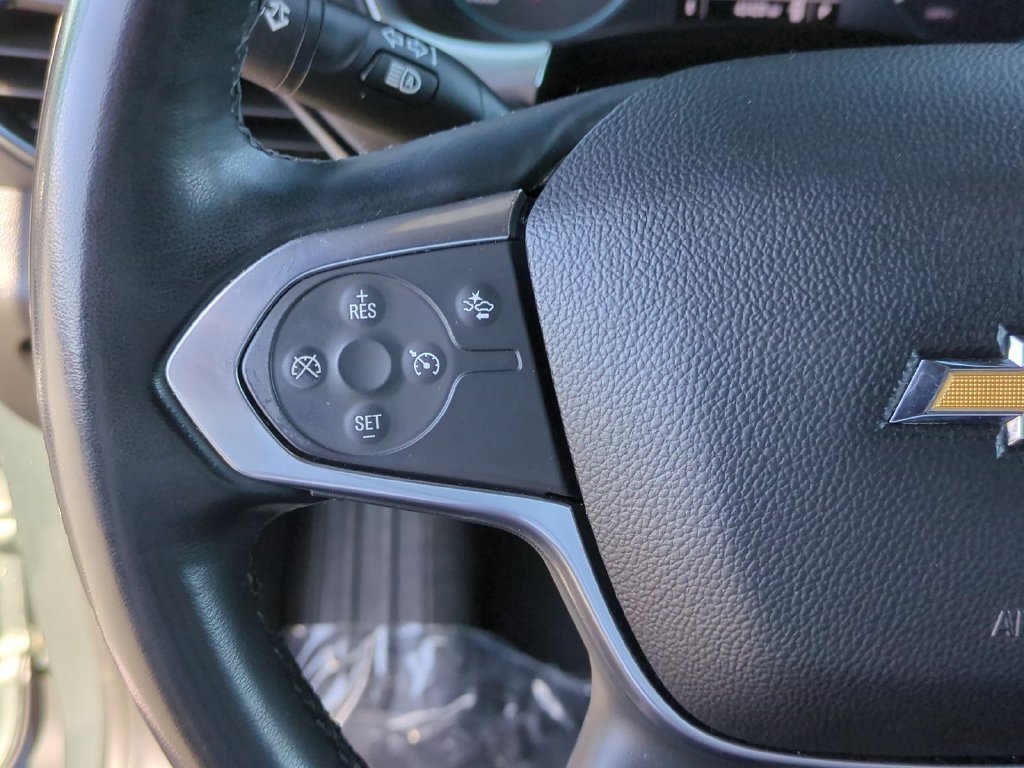 Used 2023 Chevrolet Traverse LT FWD image 12