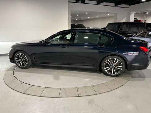 Used 2022 BMW 740i xDrive w/ M Sport Package AWD/4WD image 11