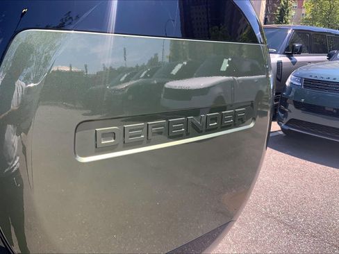 Certified 2026 Land Rover Defender 130 S AWD/4WD image 31