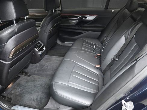 Used 2020 BMW 740i xDrive 740i xDrive w/ Cold Weather Package image 23