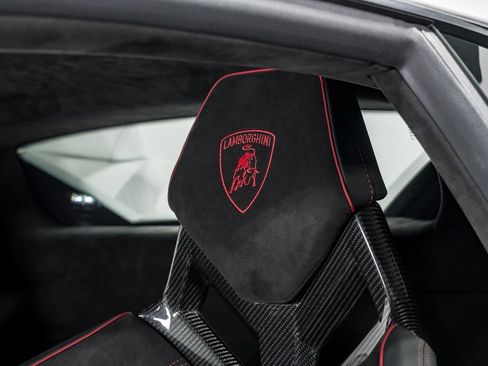 Used 2024 Lamborghini Huracan Tecnica RWD image 20