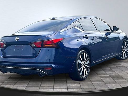 Used 2020 Nissan Altima 2.5 SR w/ Premium Package FWD image 2