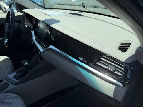 Used 2022 Kia Niro LXS FWD image 29