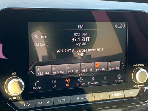 Used 2025 Nissan Pathfinder SV image 22