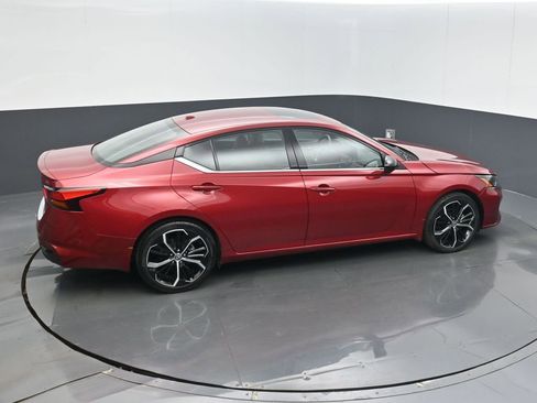 Used 2023 Nissan Altima 2.5 SR w/ SR Premium Package image 24