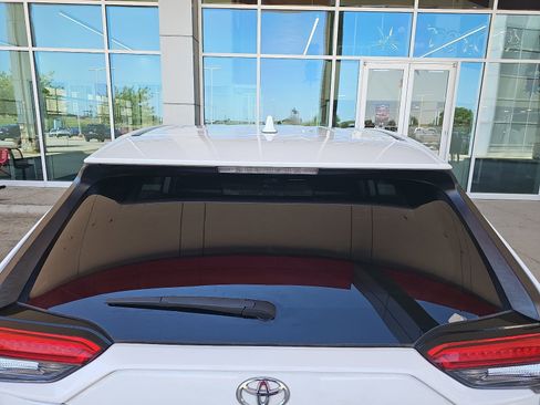 Used 2022 Toyota RAV4 LE FWD image 15