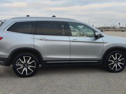 Used 2020 Honda Pilot Touring image 9
