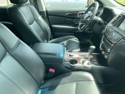 Used 2016 Nissan Pathfinder SL image 6