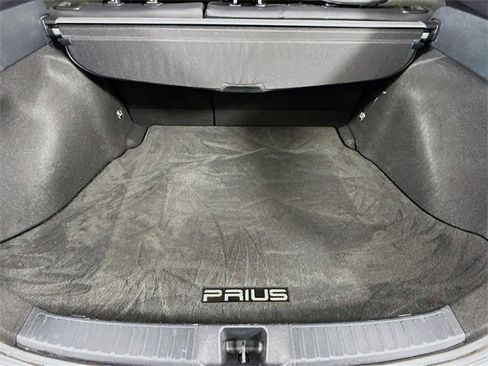 Certified 2022 Toyota Prius XLE image 23