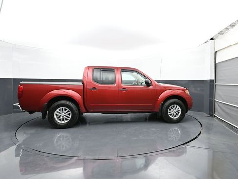 Used 2017 Nissan Frontier SV w/ SV Value Truck Package AWD/4WD image 4