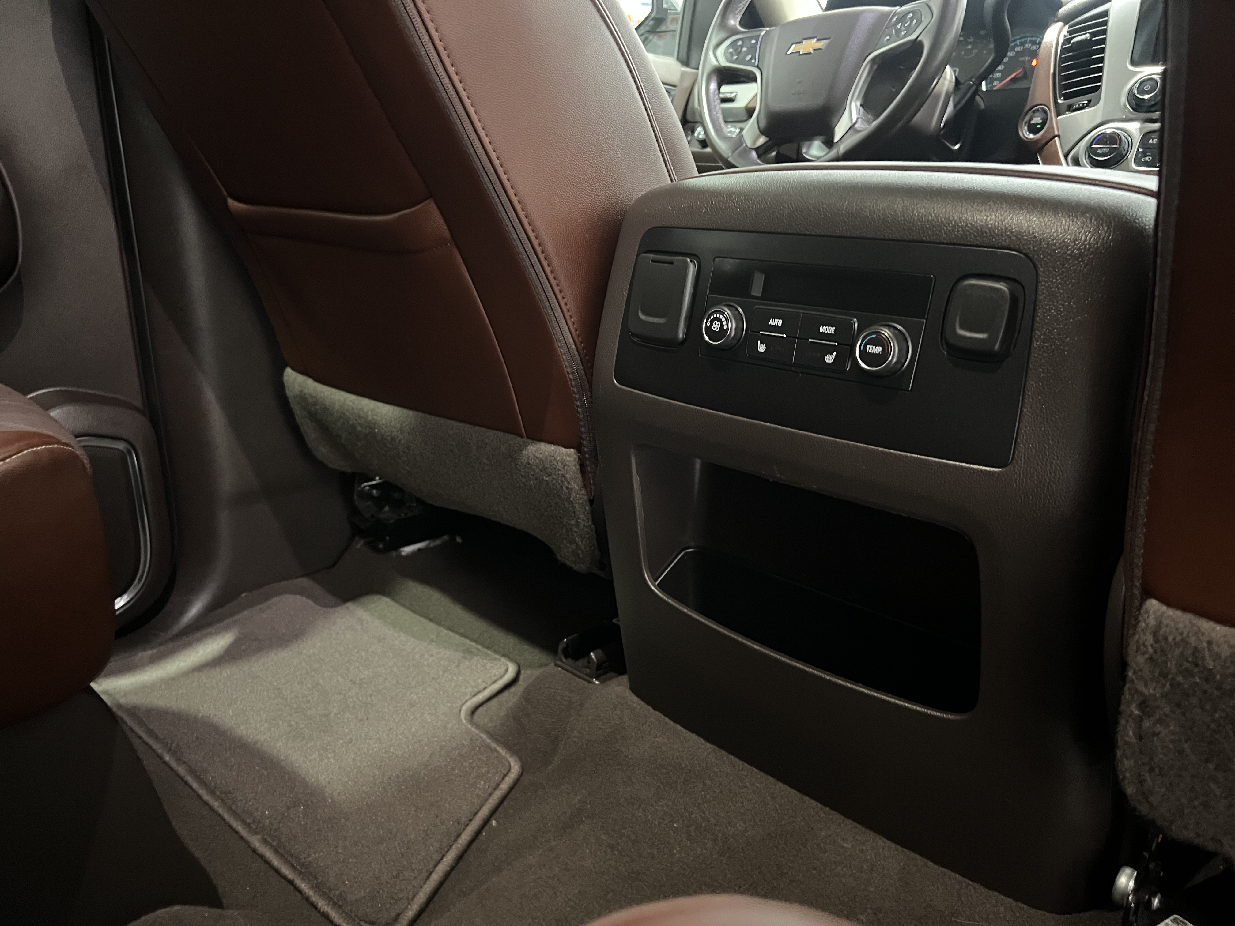 Used 2019 Chevrolet Suburban Premier AWD/4WD image 23