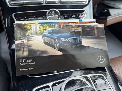 Used 2017 Mercedes-Benz E 300 4MATIC image 21