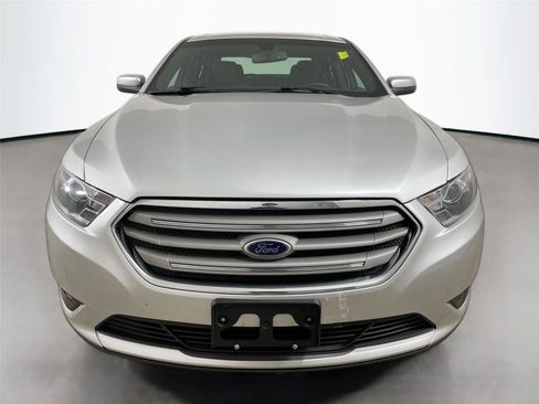 Used 2015 Ford Taurus SEL image 2