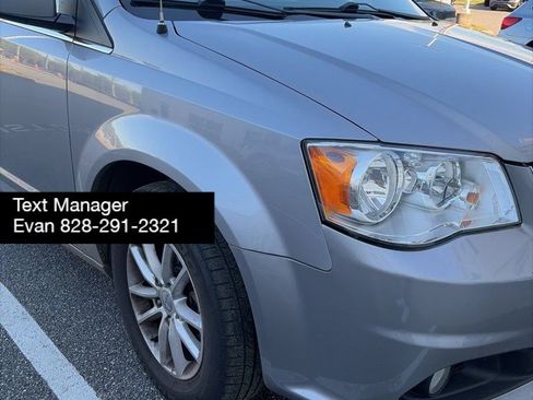 Used 2020 Dodge Grand Caravan SXT image 3