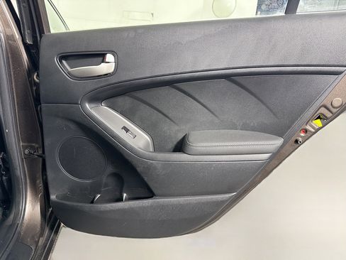 Used 2017 Kia Forte LX FWD image 26
