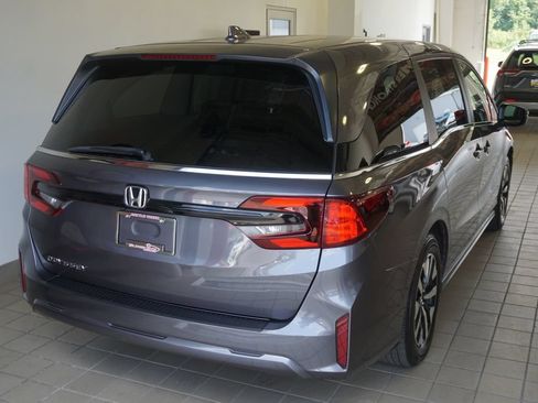 Used 2025 Honda Odyssey EX-L image 16
