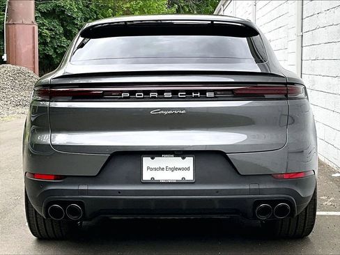 Certified 2026 Porsche Cayenne Coupe AWD/4WD image 9