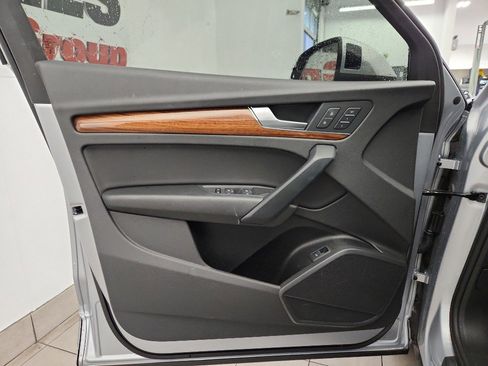 Used 2023 Audi Q5 2.0T Premium w/ Convenience Package image 10