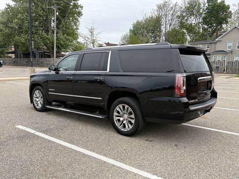 Used 2015 GMC Yukon XL Denali w/ Touring Package AWD/4WD image 15