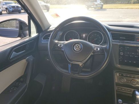 Used 2019 Volkswagen Tiguan SE image 25