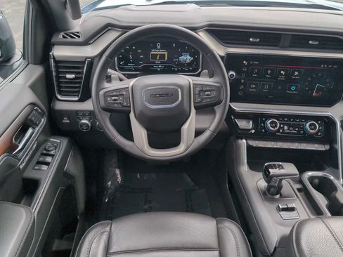 Used 2024 GMC Sierra 1500 Denali w/ Technology Package AWD/4WD image 13