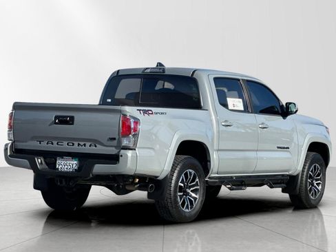 Used 2020 Toyota Tacoma TRD Sport w/ Technology Package image 4