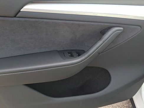 Used 2024 Tesla Model Y Long Range image 14