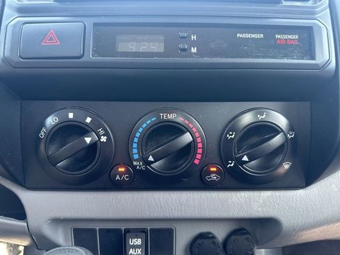 Used 2014 Toyota Tacoma 2WD Regular Cab image 20