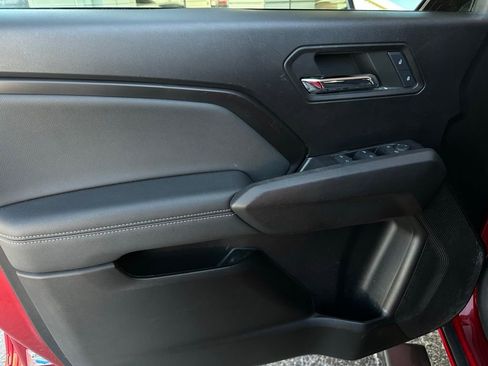 Used 2024 GMC Canyon Elevation w/ Convenience Package image 10