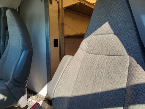 Used 2018 GMC Savana 3500 w/ Power Convenience Package image 12