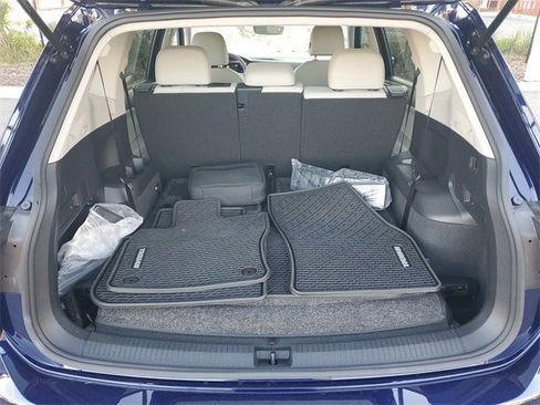 Certified 2023 Volkswagen Tiguan SE image 7