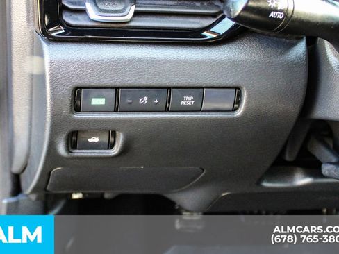 Used 2024 Nissan Sentra SV FWD image 28