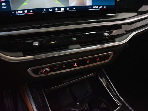 Used 2026 BMW X5 M60i AWD/4WD image 17