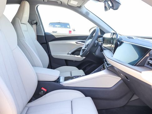 New 2025 Audi Q5 Prestige image 17