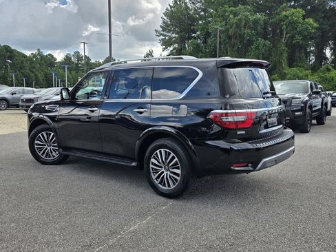 Used 2024 Nissan Armada SL w/ Captain's Chairs Package RWD image 4