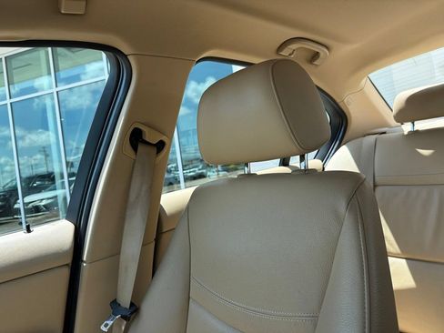 Used 2011 BMW 328i Sedan RWD image 25
