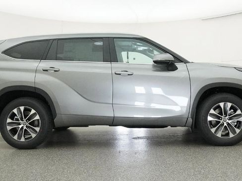 New 2026 Toyota Highlander XLE AWD/4WD image 19