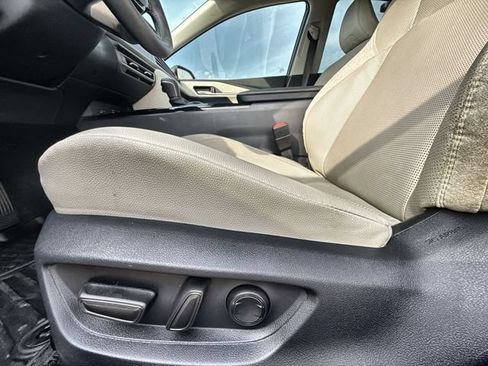 Used 2025 Toyota Camry XLE FWD image 12